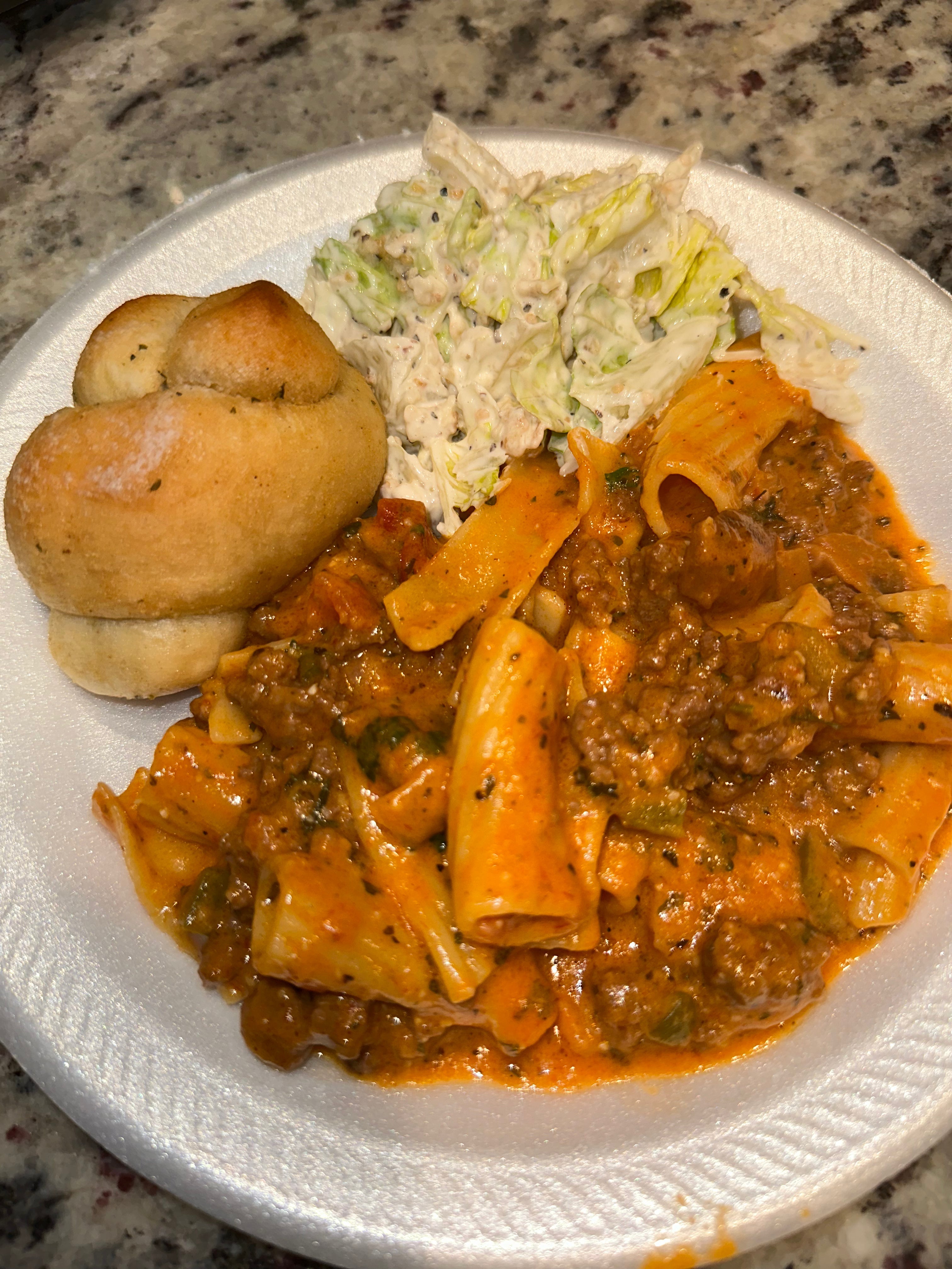 🍝🥩 $10–$12 Creamy Beef Rigatoni Pasta